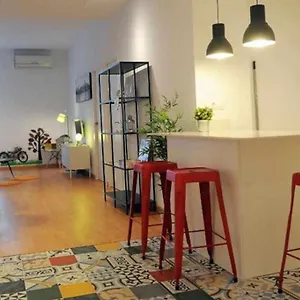 Calm Modern , Barcelona España